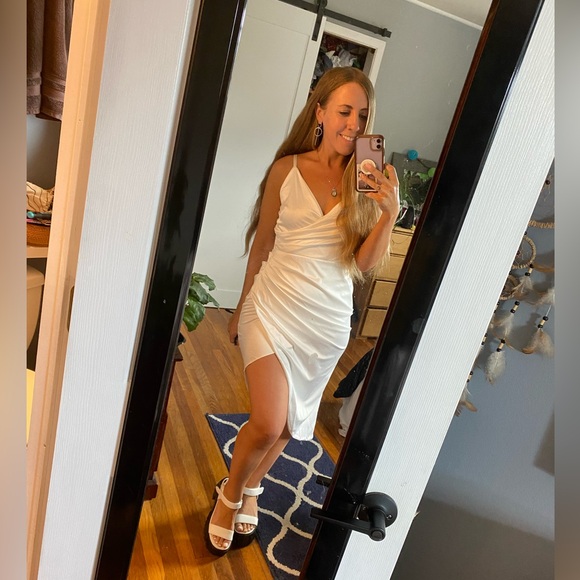White dress with slit - bridal shower , bachelorette, rehearsal dinner - Picture 2 of 4